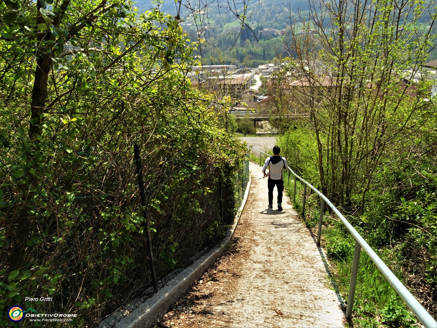 95 Scendiamo a Inzogno da dove su strada rientriamo a S. Bernardino.JPG
